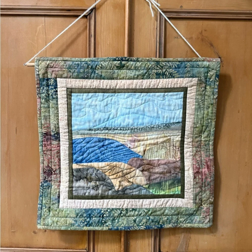 Scenic Quilted 2007 rocky beach and bird Wall Hanging - Multicolor